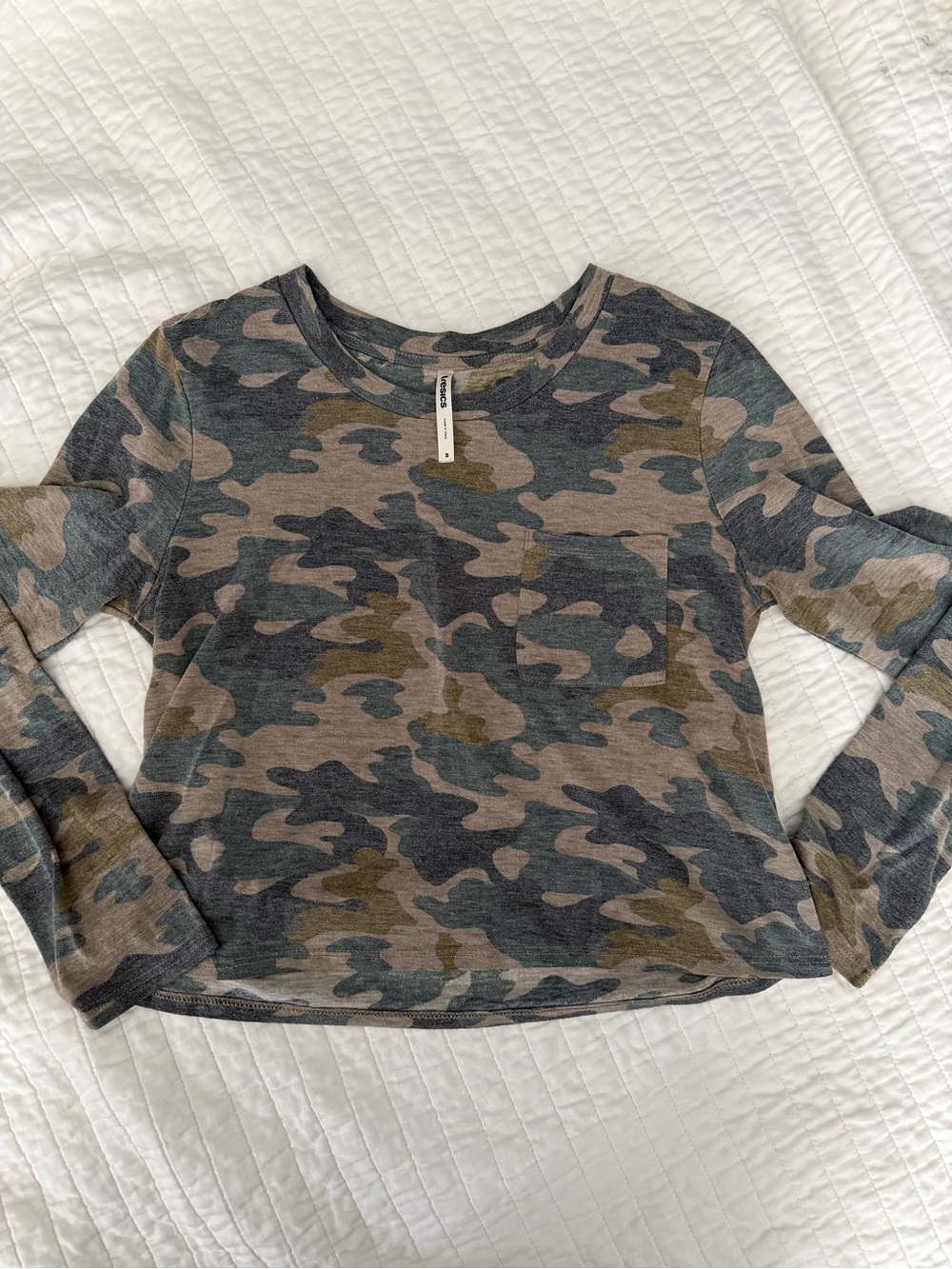 Women’s Camo Long Sleeve Pocket Top - Green/Gray